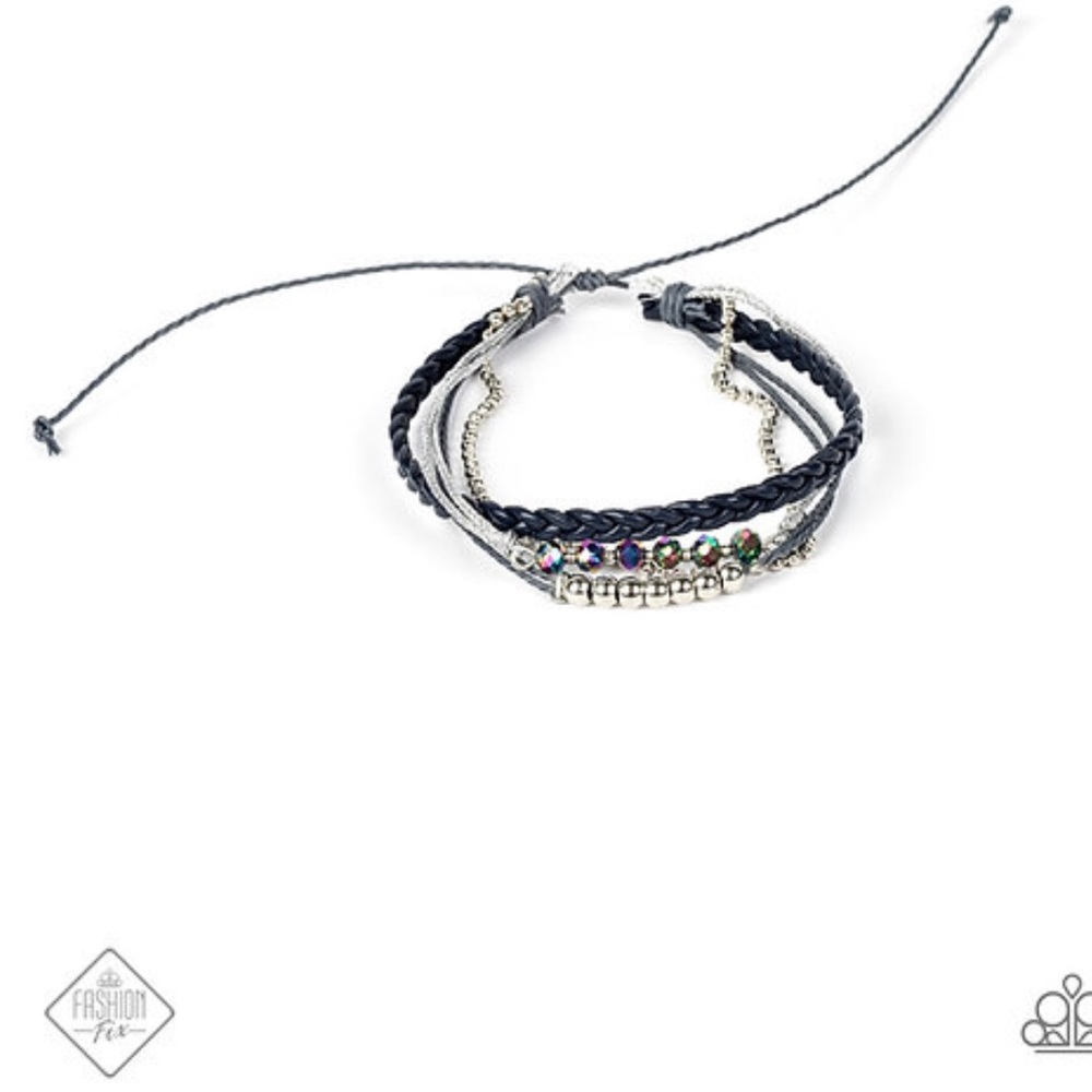 Irredentist pull bracelet